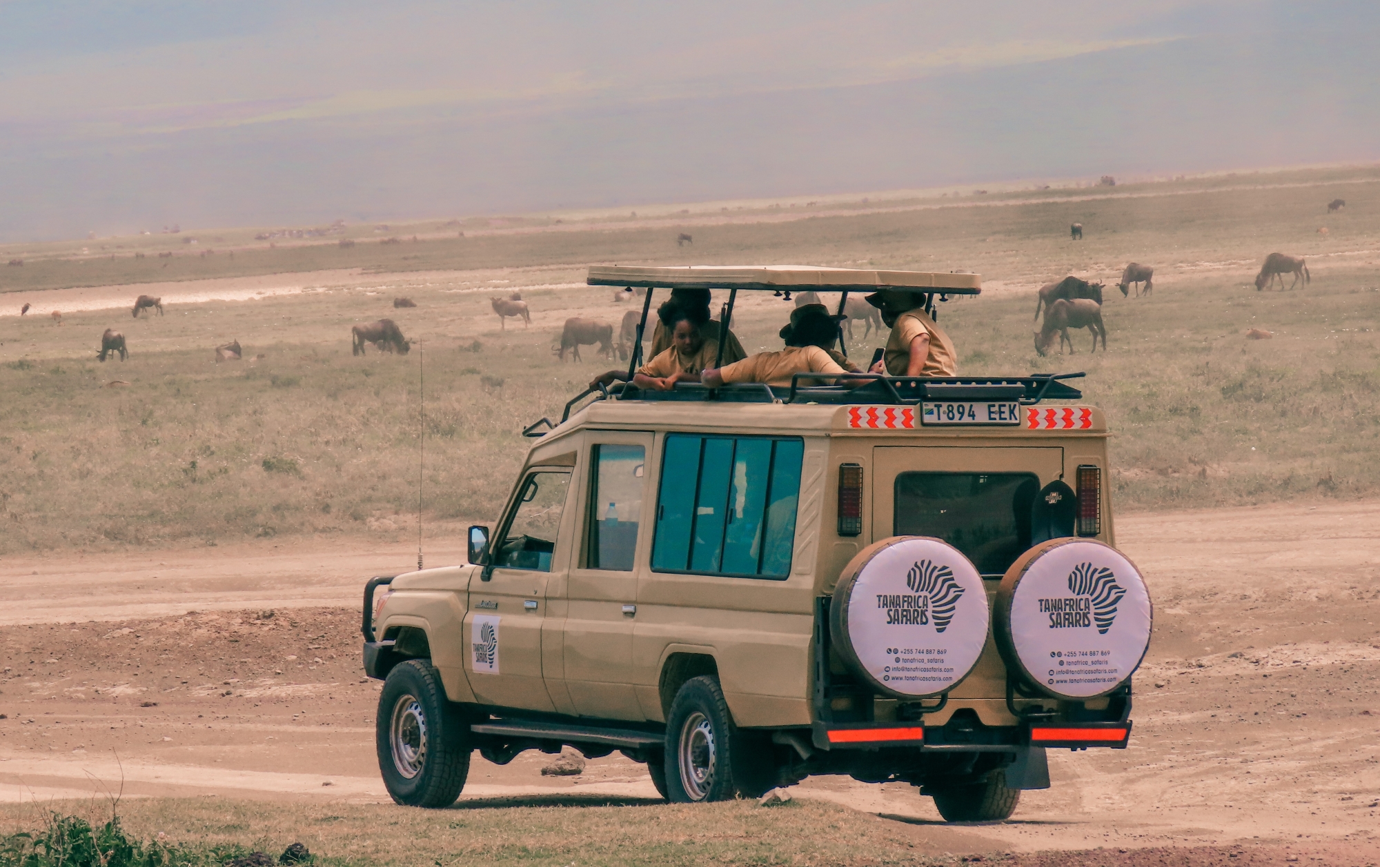 Ngorongoro Crater Tanzania — Big Five concentration and crater floor safari